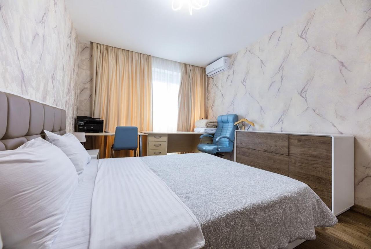 Apartamento Квартира У Будинку З Власним Бомбосховищем Біля Жд Вокзалу 50 М2 Kiev Exterior foto
